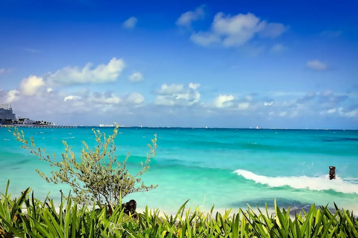 Landschaft von Curaçao während der optimalen Reisezeit