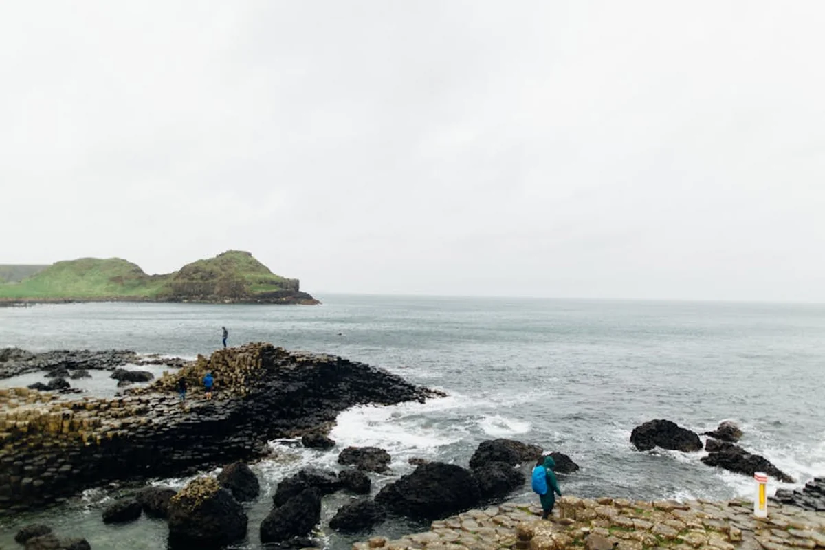 Landschaft von Irland während der optimalen Reisezeit