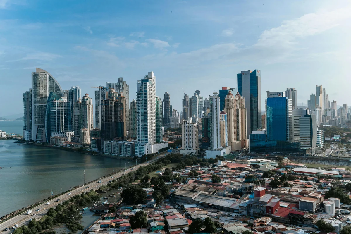 Landschaft von Panama während der optimalen Reisezeit