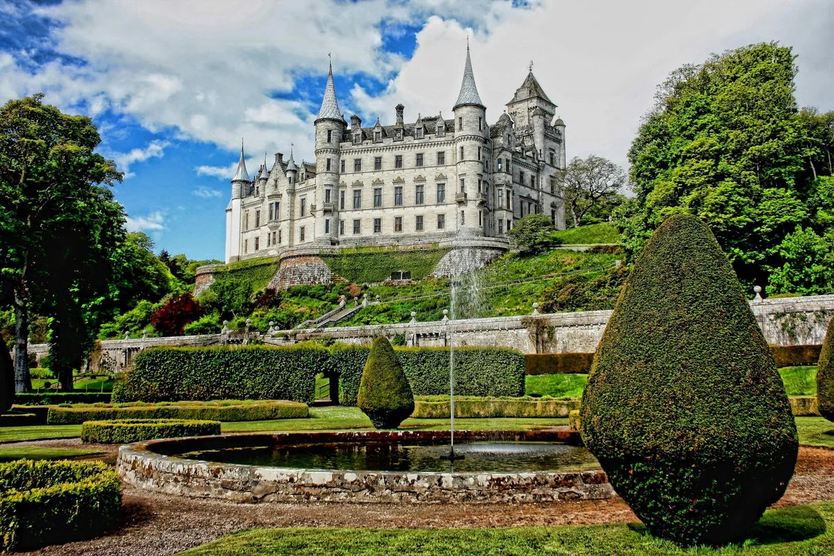 Landschaft von Schottland während der optimalen Reisezeit